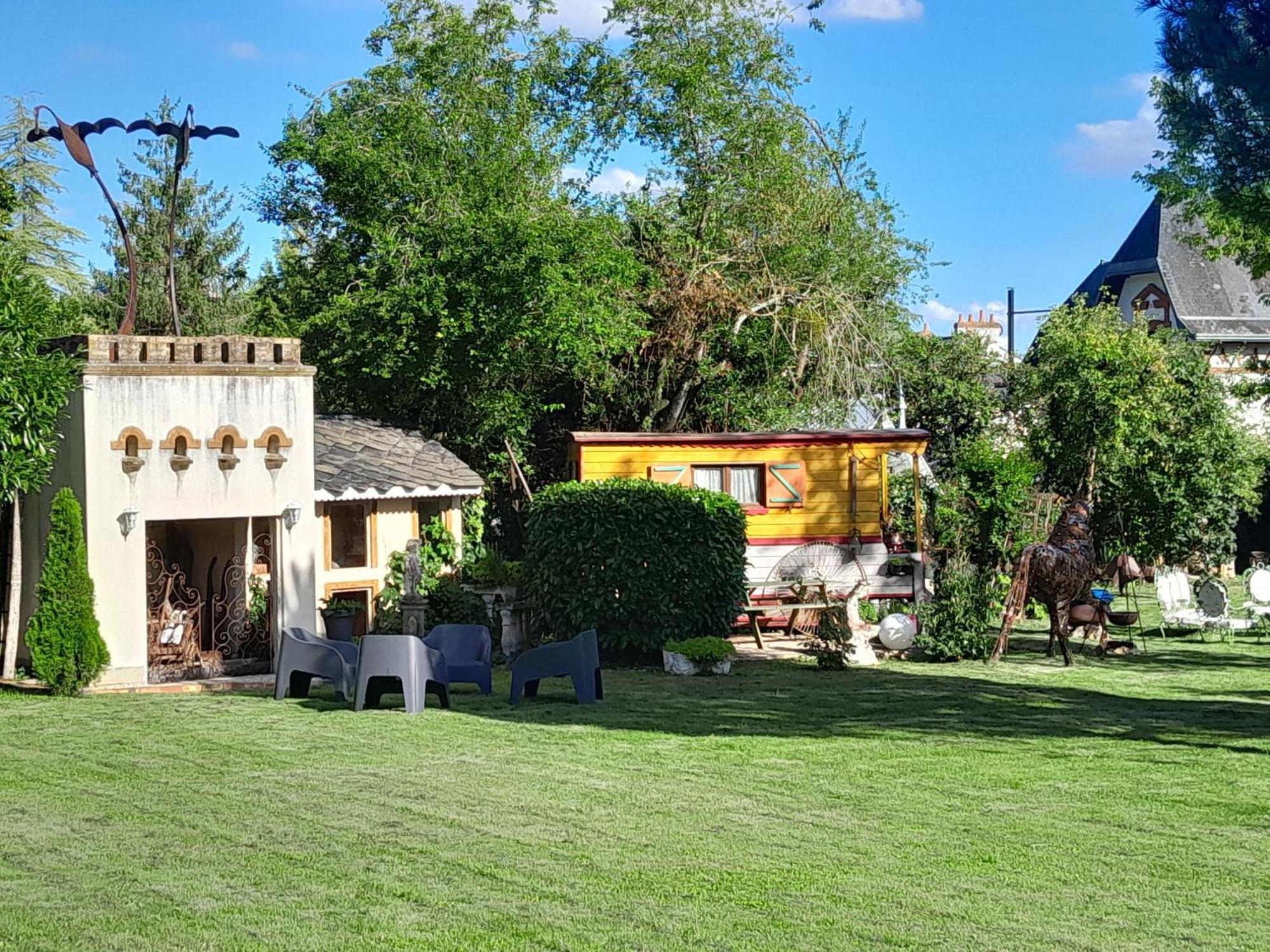 Le Madrigal Bed & Breakfast Mamers Exterior photo